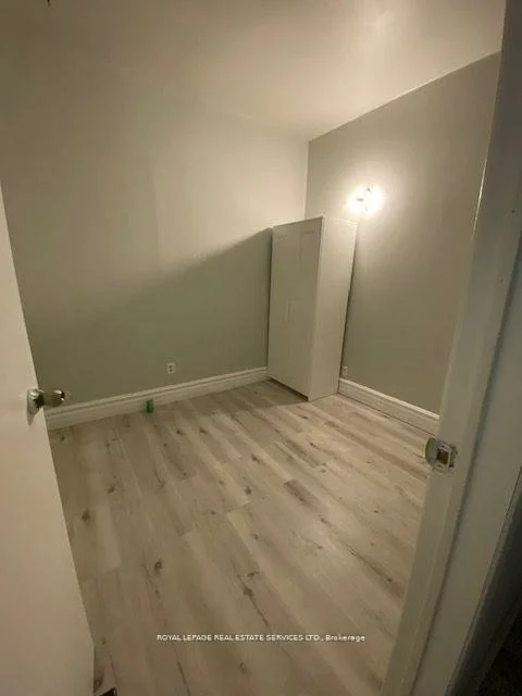 206, Carlton, Cabbagetown-South St. James Town, Toronto