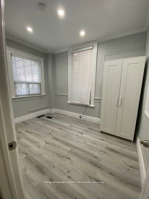 206, Carlton, Cabbagetown-South St. James Town, Toronto