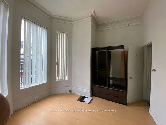 206, Carlton, Cabbagetown-South St. James Town, Toronto