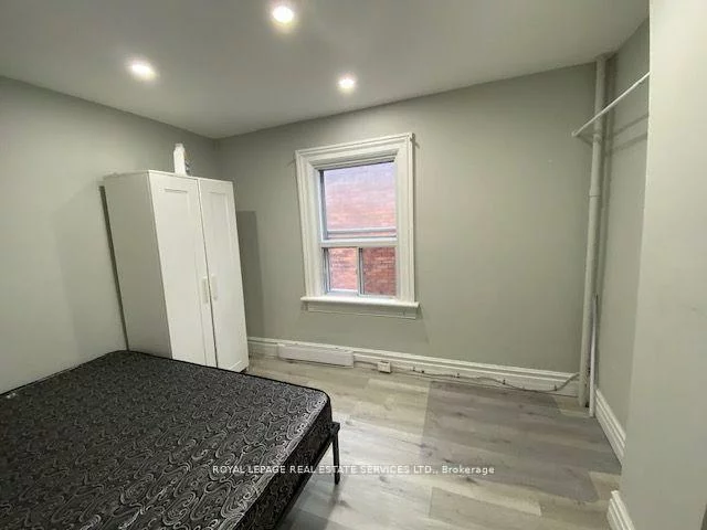 206, Carlton, Cabbagetown-South St. James Town, Toronto