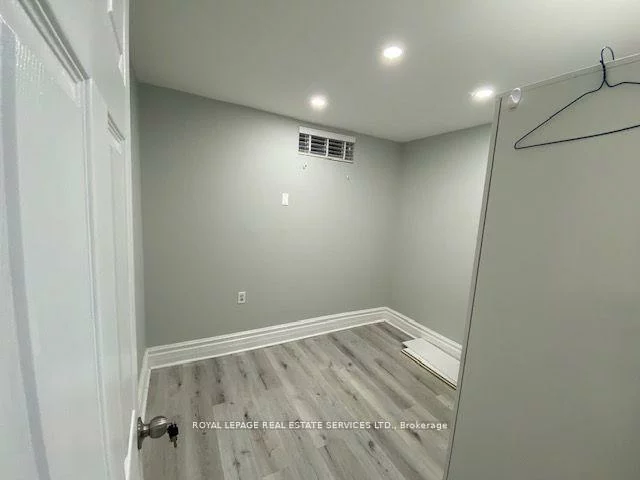 206, Carlton, Cabbagetown-South St. James Town, Toronto