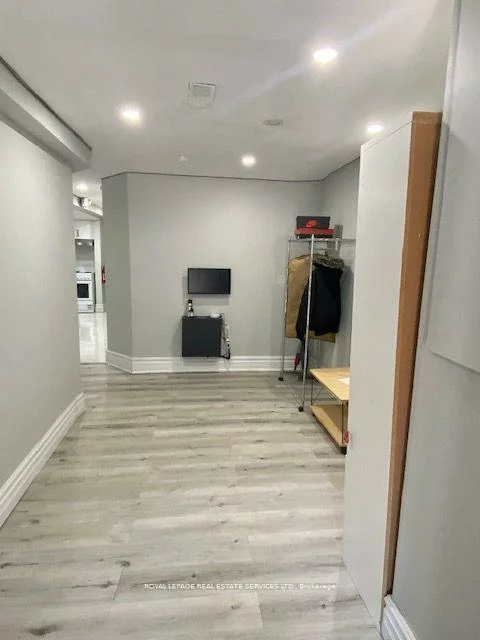 206, Carlton, Cabbagetown-South St. James Town, Toronto