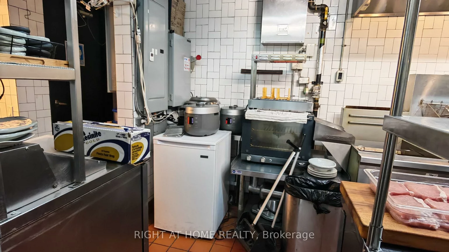 6, Eglinton, Mount Pleasant West, Toronto