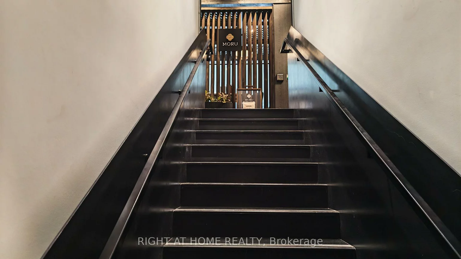 6, Eglinton, Mount Pleasant West, Toronto