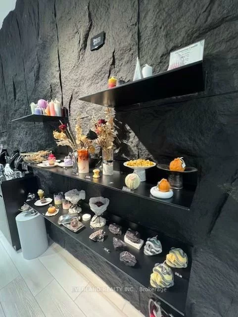 2515, Yonge, Mount Pleasant East, Toronto