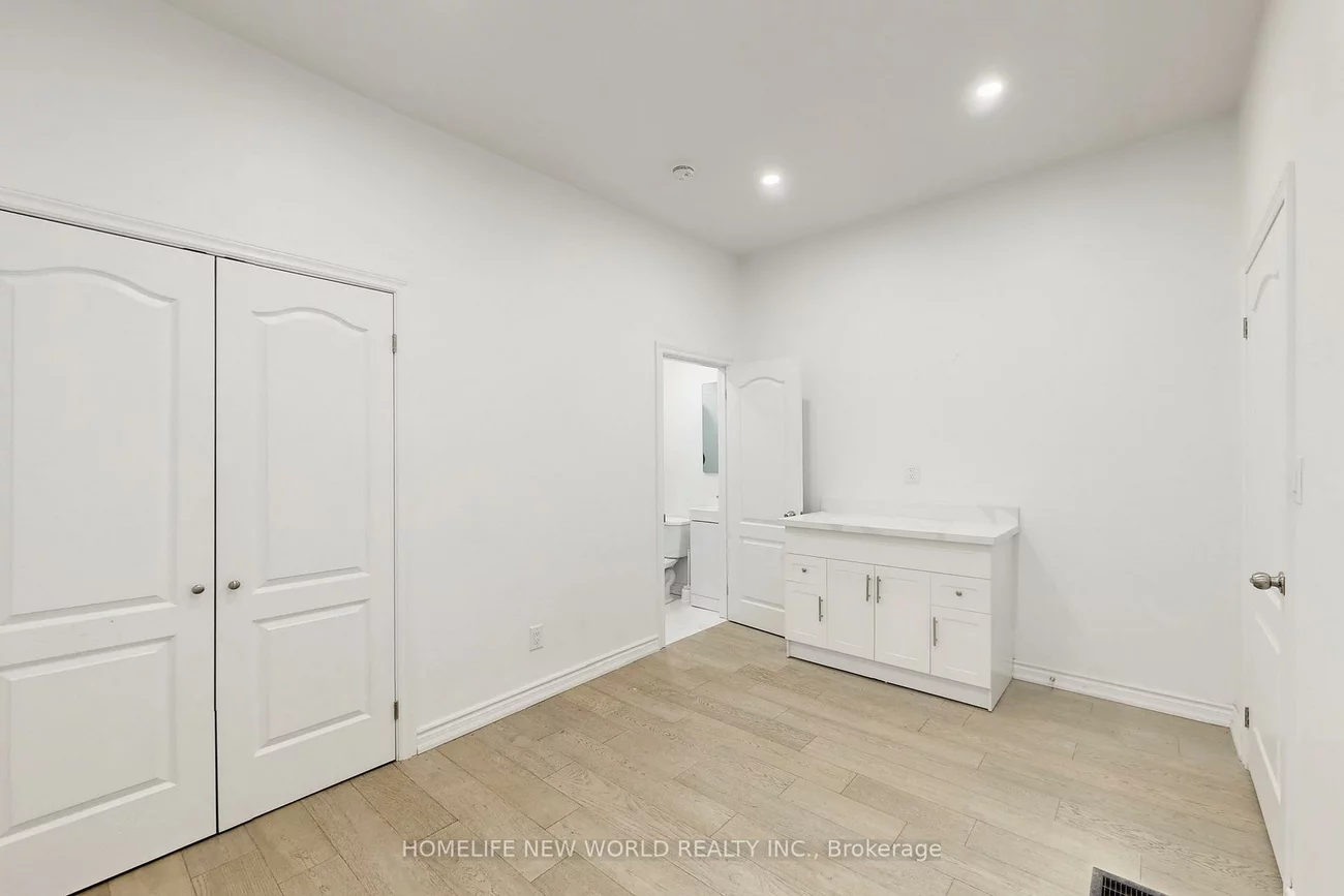 38, Kensington, Kensington-Chinatown, Toronto