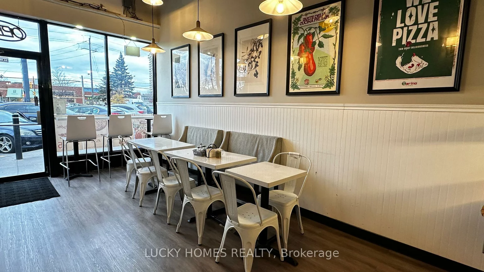 861, York Mills, Banbury-Don Mills, Toronto