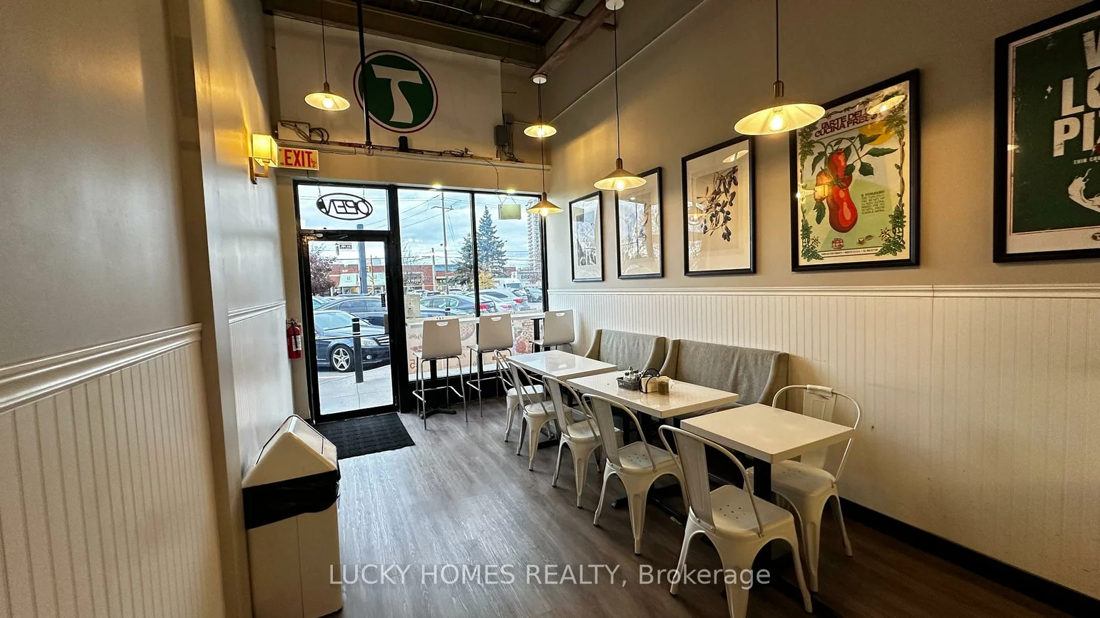 861, York Mills, Banbury-Don Mills, Toronto