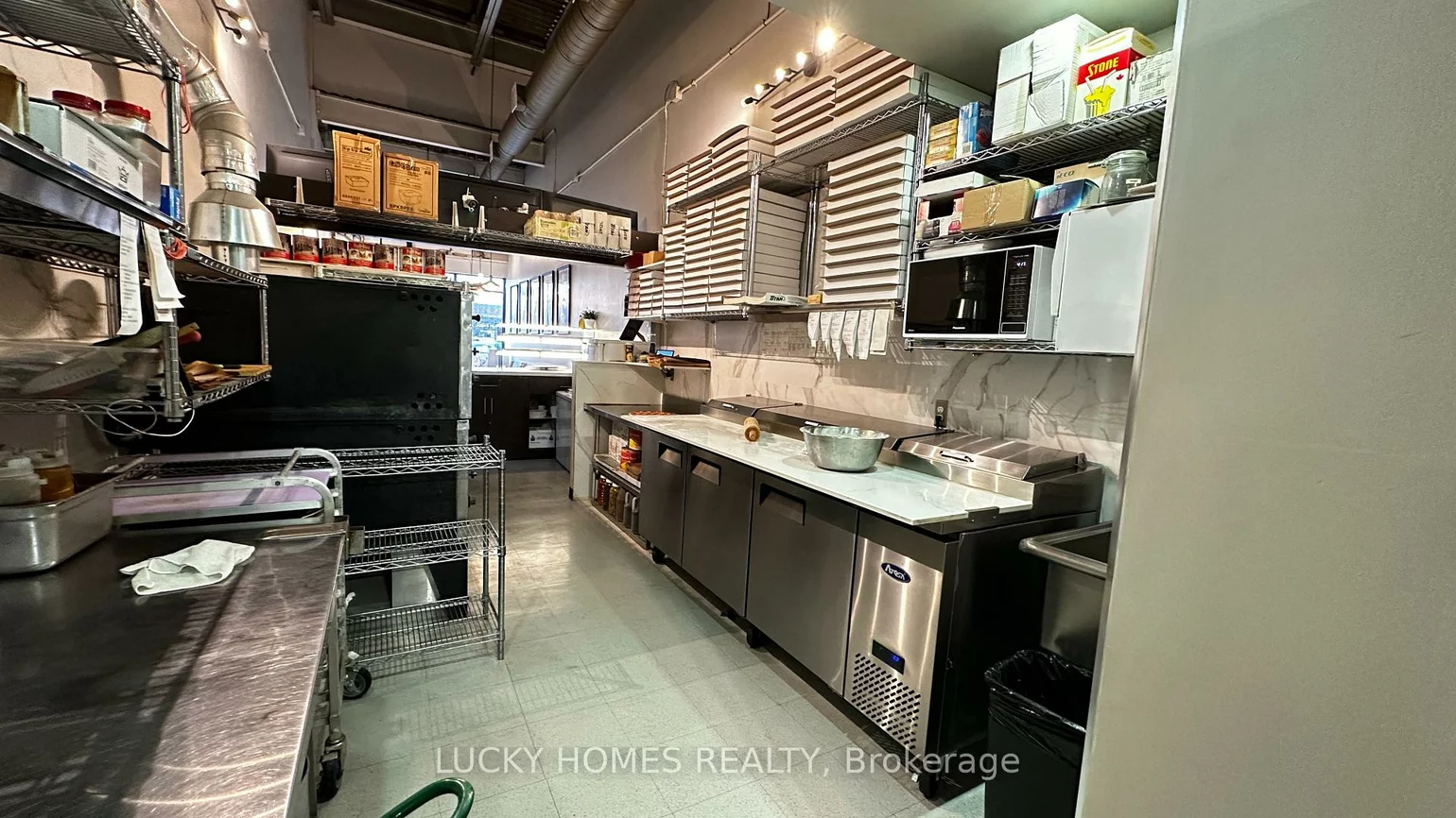 861, York Mills, Banbury-Don Mills, Toronto