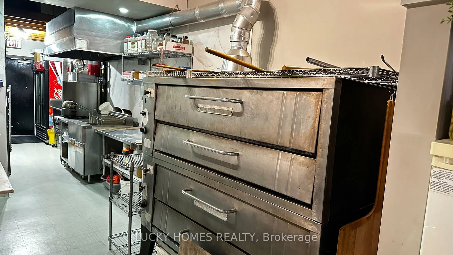 861, York Mills, Banbury-Don Mills, Toronto