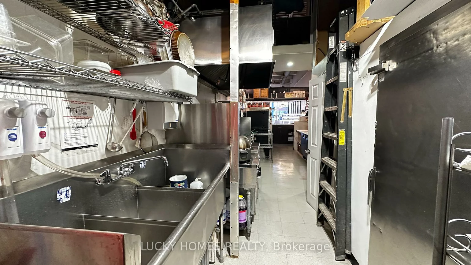 861, York Mills, Banbury-Don Mills, Toronto