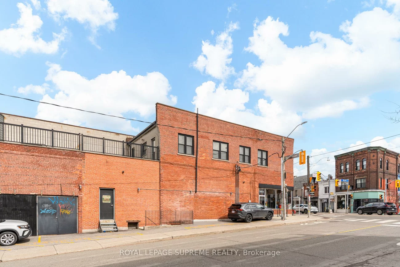 1612, Dundas, Little Portugal, Toronto