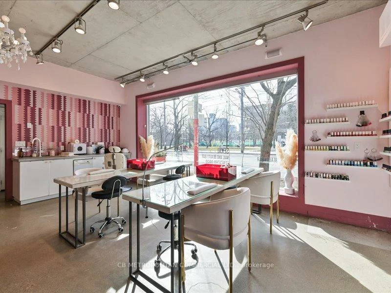 968, Queen, Trinity-Bellwoods, Toronto