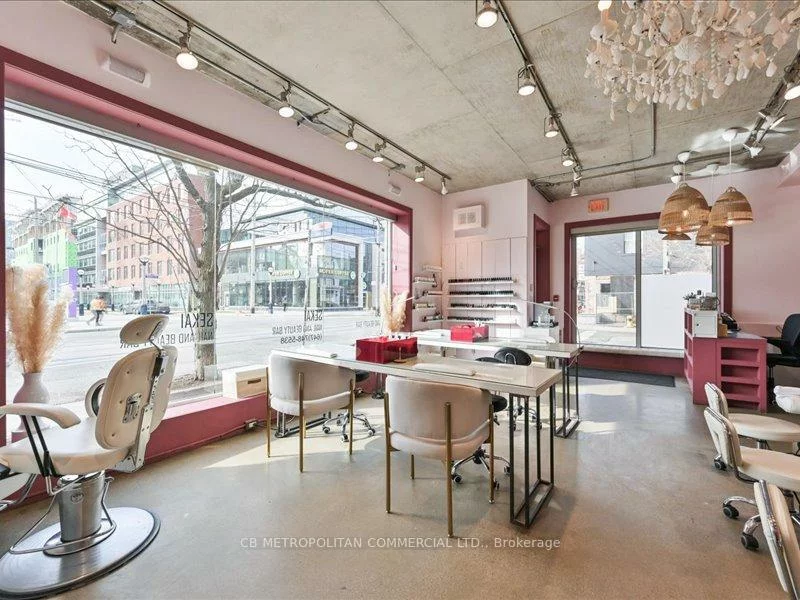 968, Queen, Trinity-Bellwoods, Toronto