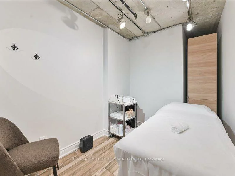 968, Queen, Trinity-Bellwoods, Toronto