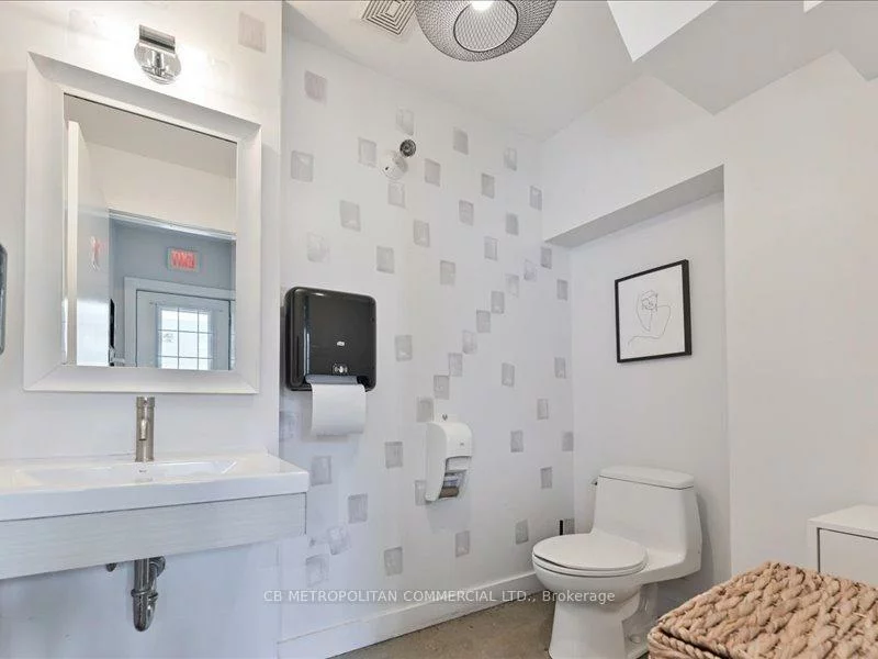 968, Queen, Trinity-Bellwoods, Toronto