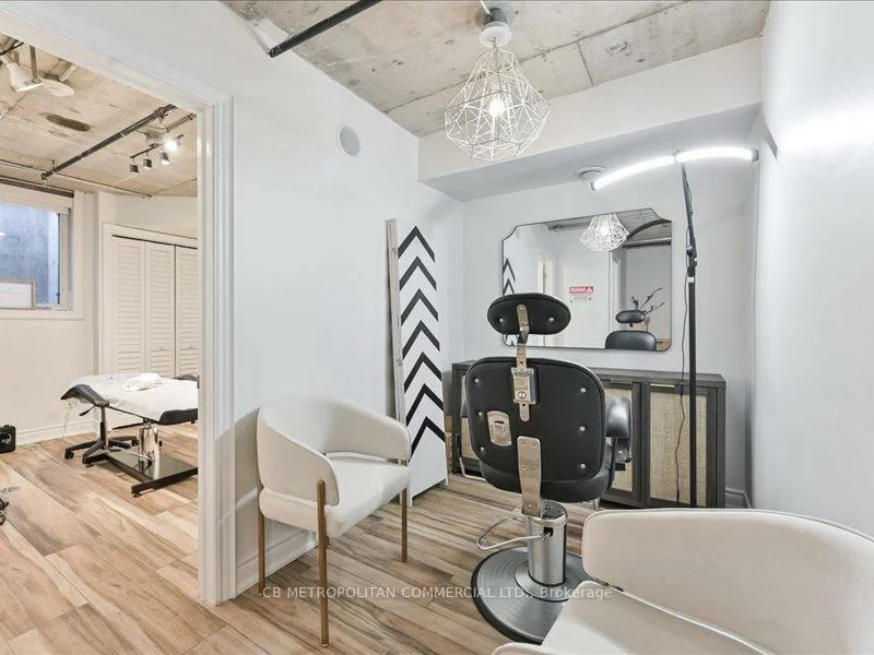 968, Queen, Trinity-Bellwoods, Toronto