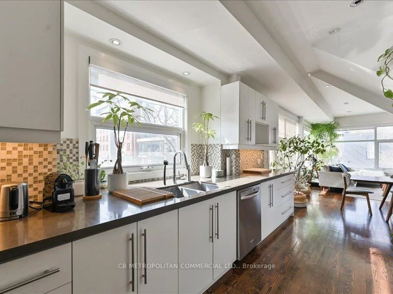 968, Queen, Trinity-Bellwoods, Toronto