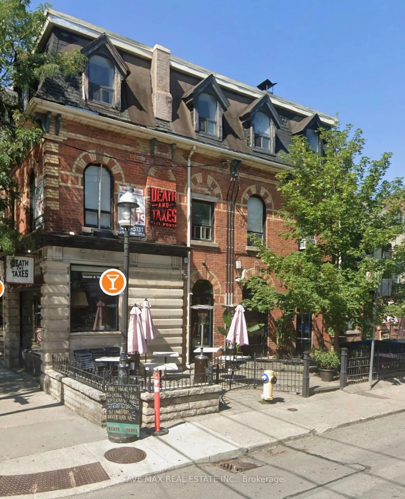 1154, Queen, Little Portugal, Toronto