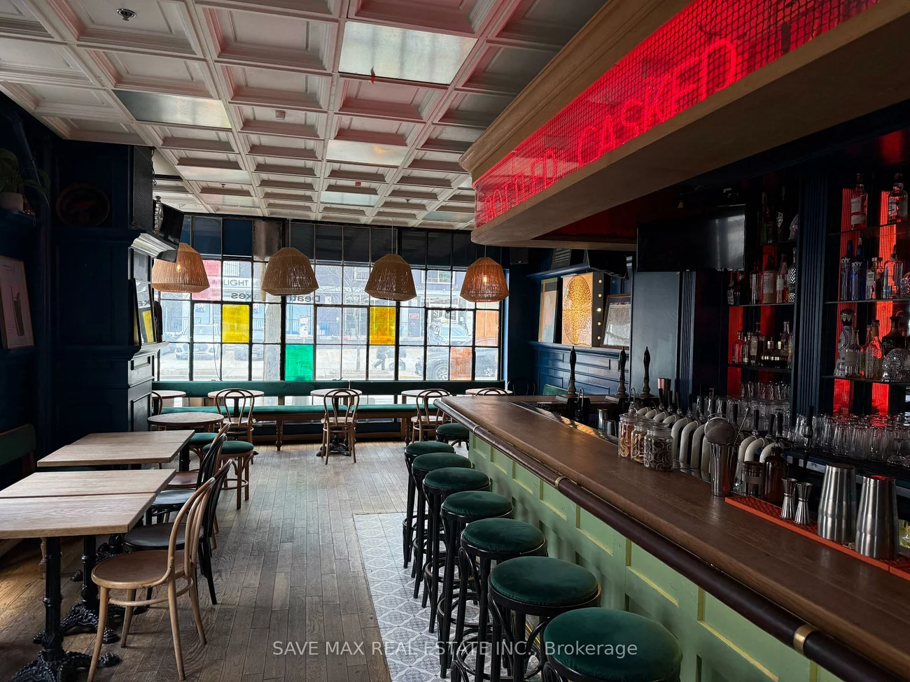 1154, Queen, Little Portugal, Toronto