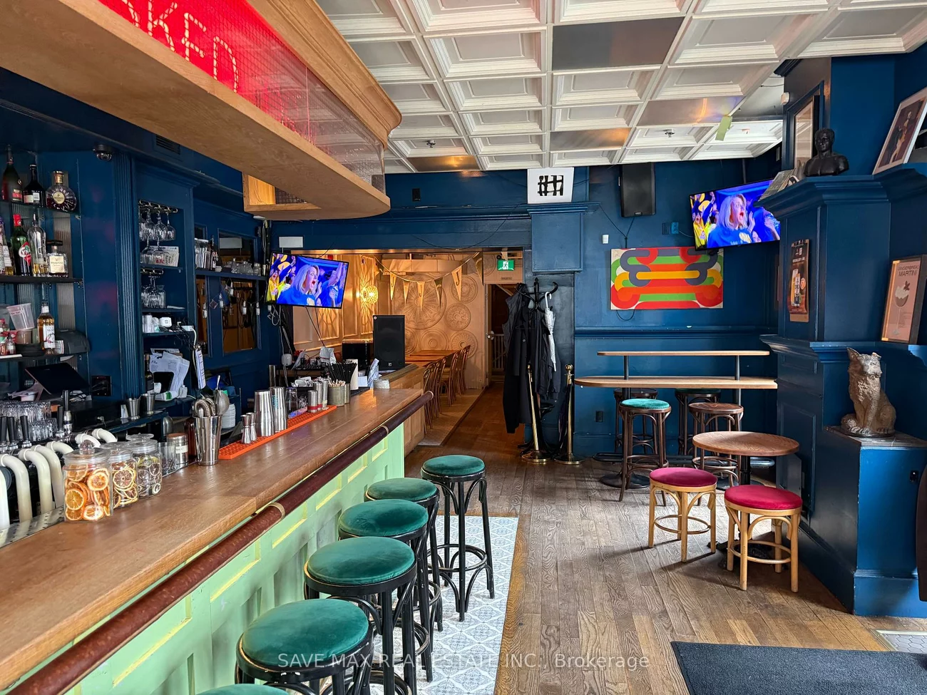 1154, Queen, Little Portugal, Toronto