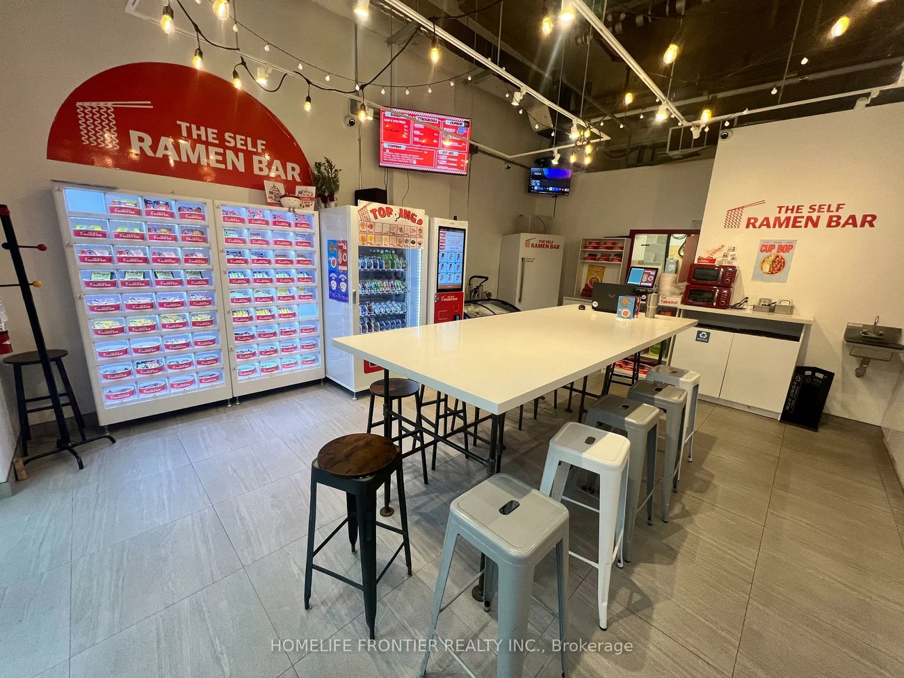 233, College, Kensington-Chinatown, Toronto