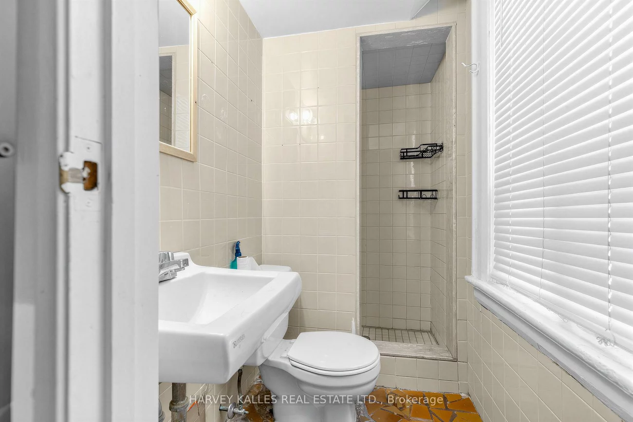 1378, Bathurst, Wychwood, Toronto