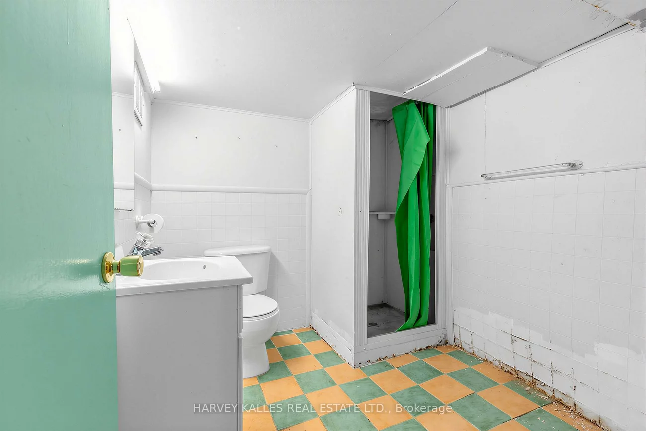 1378, Bathurst, Wychwood, Toronto