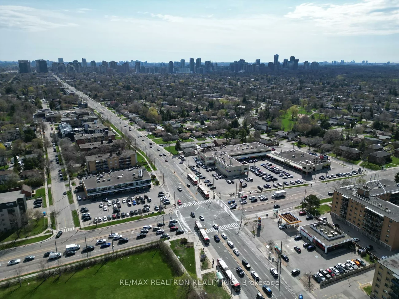 4926, Bathurst, Westminster-Branson, Toronto