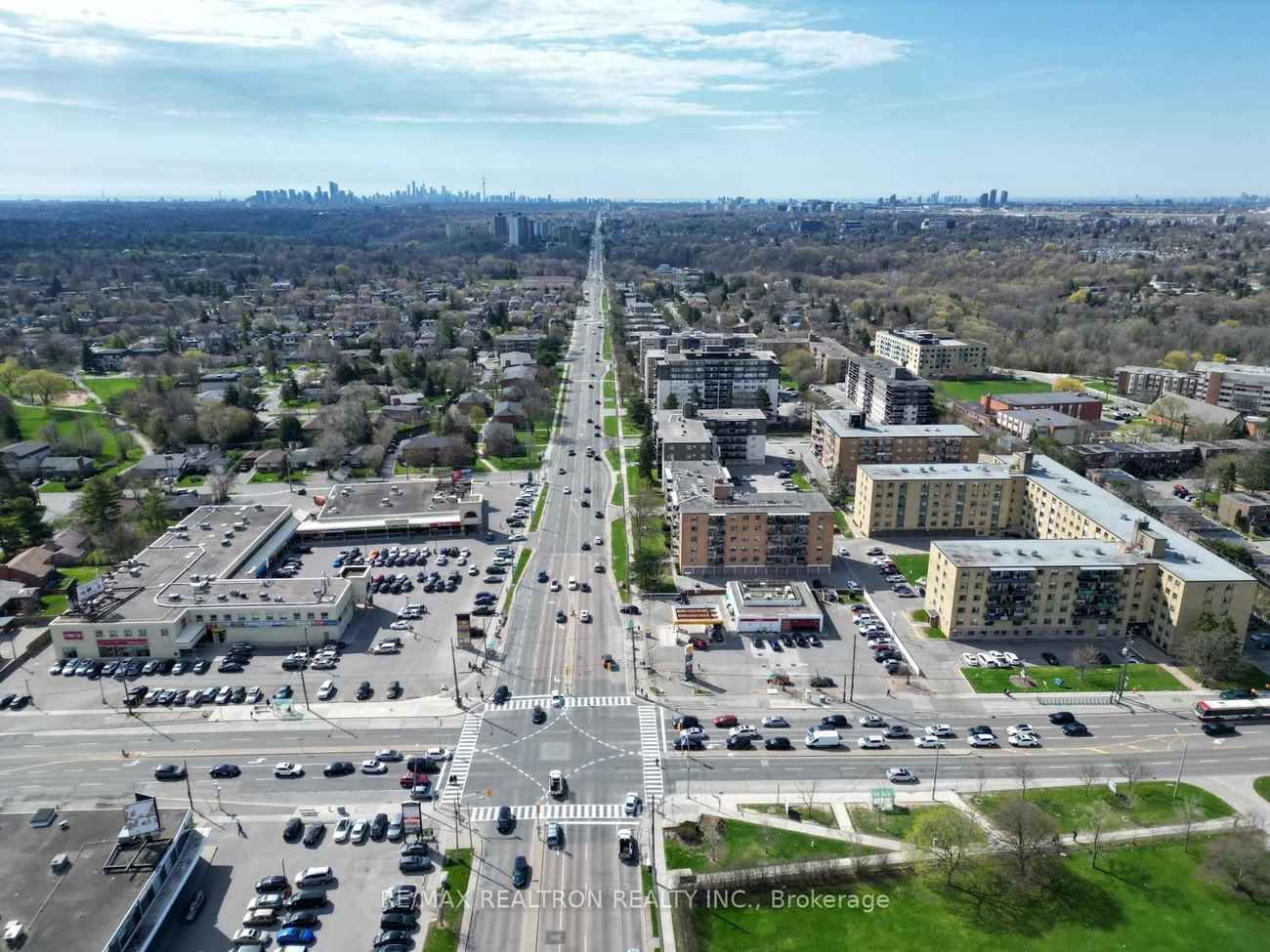 4926, Bathurst, Westminster-Branson, Toronto