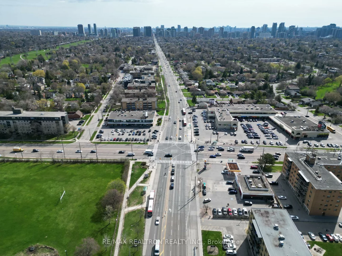 4926, Bathurst, Westminster-Branson, Toronto