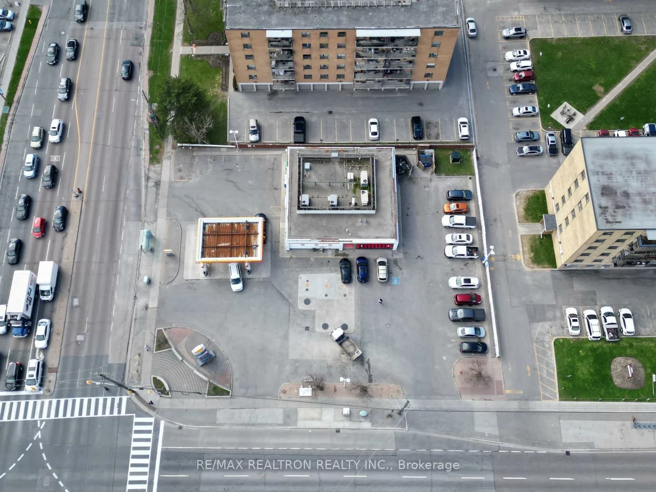 4926, Bathurst, Westminster-Branson, Toronto