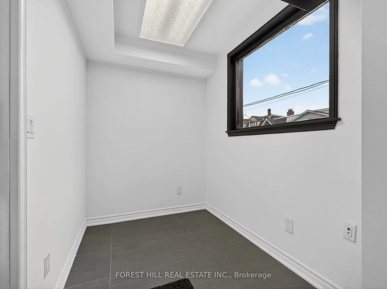 1111, College, Little Portugal, Toronto