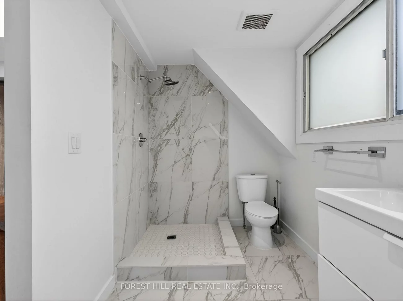 1111, College, Little Portugal, Toronto