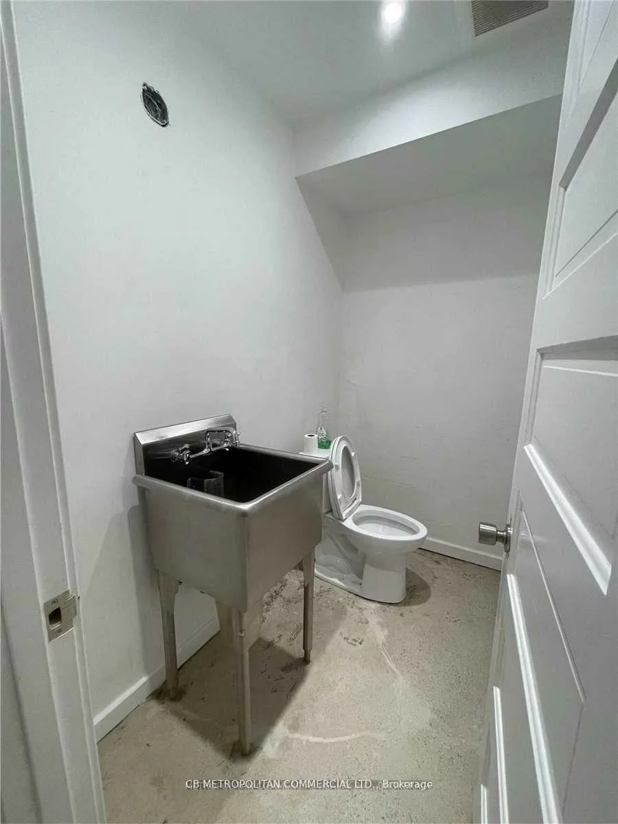 83-91B, Walnut, Niagara, Toronto