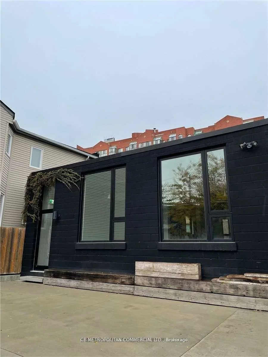 83-91B, Walnut, Niagara, Toronto