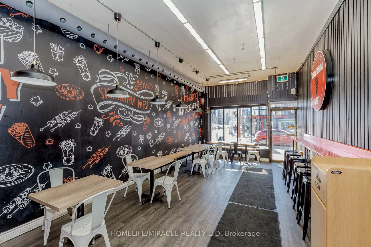 746, Queen, Trinity-Bellwoods, Toronto