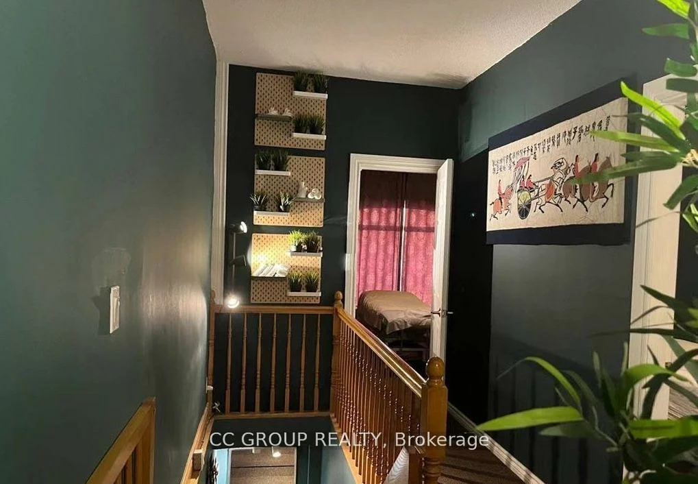 2469, Yonge, Mount Pleasant West, Toronto