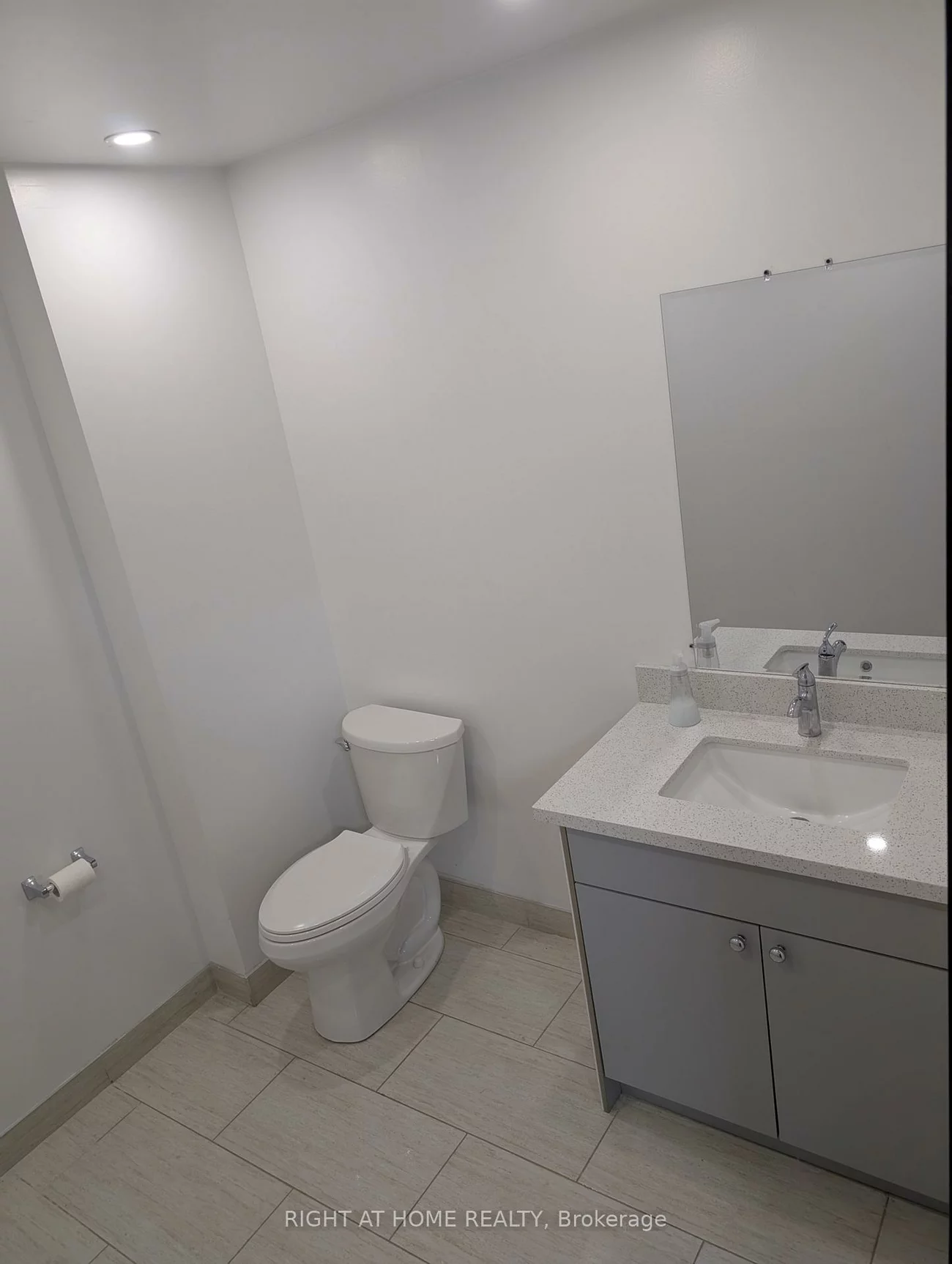 17, Tippett, Clanton Park, Toronto