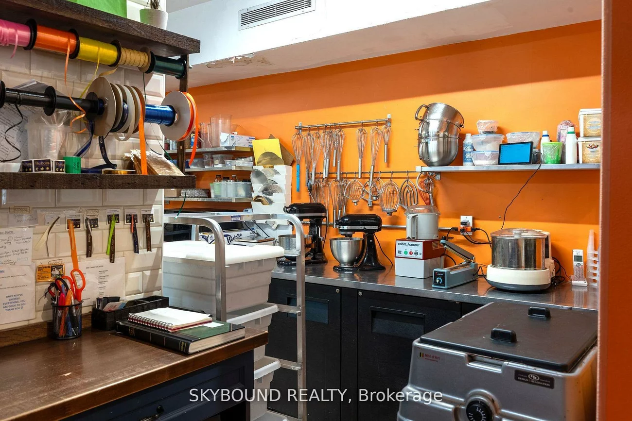 1116, Eglinton, Forest Hill North, Toronto