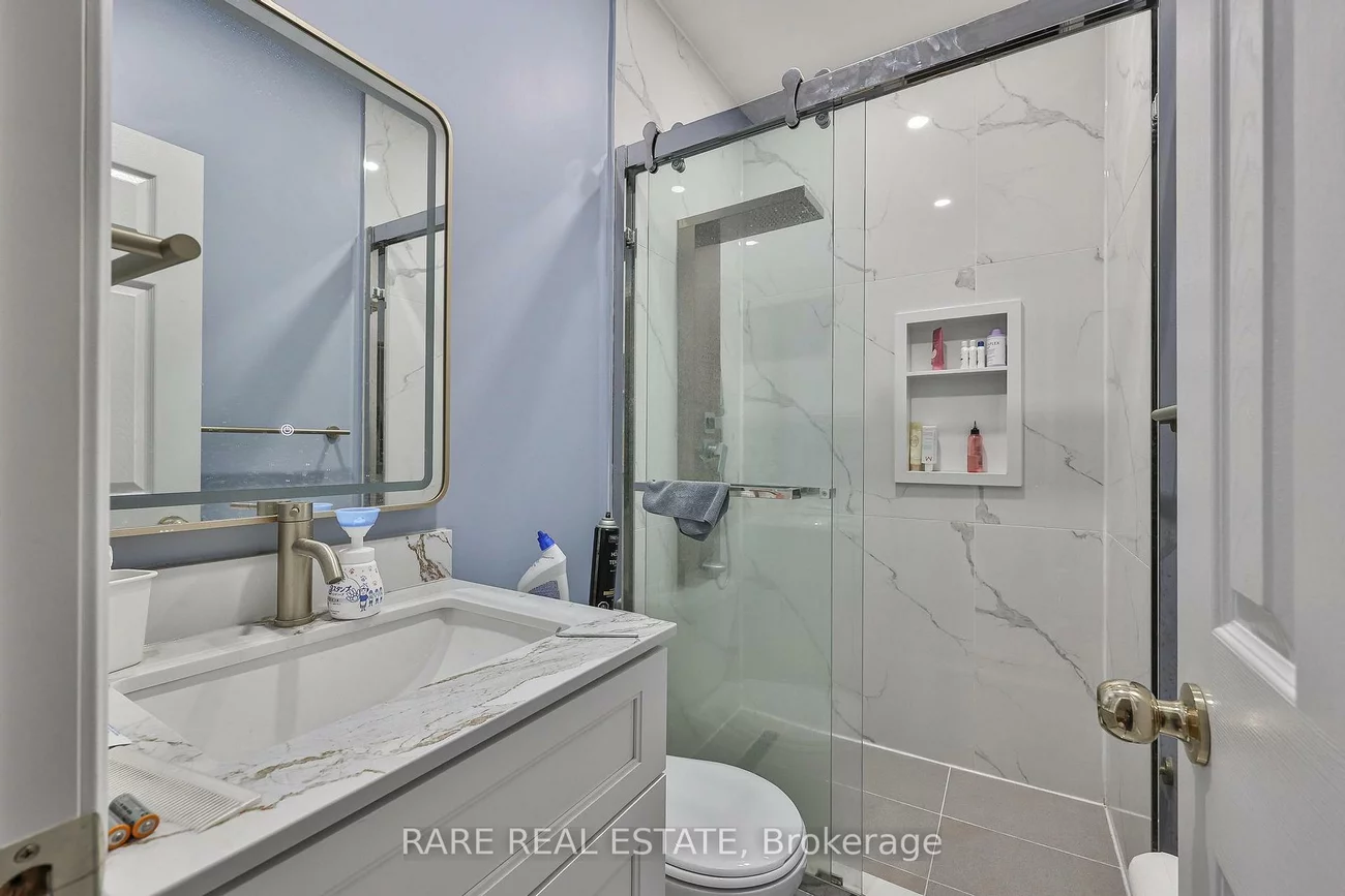 200, Bathurst, Trinity-Bellwoods, Toronto