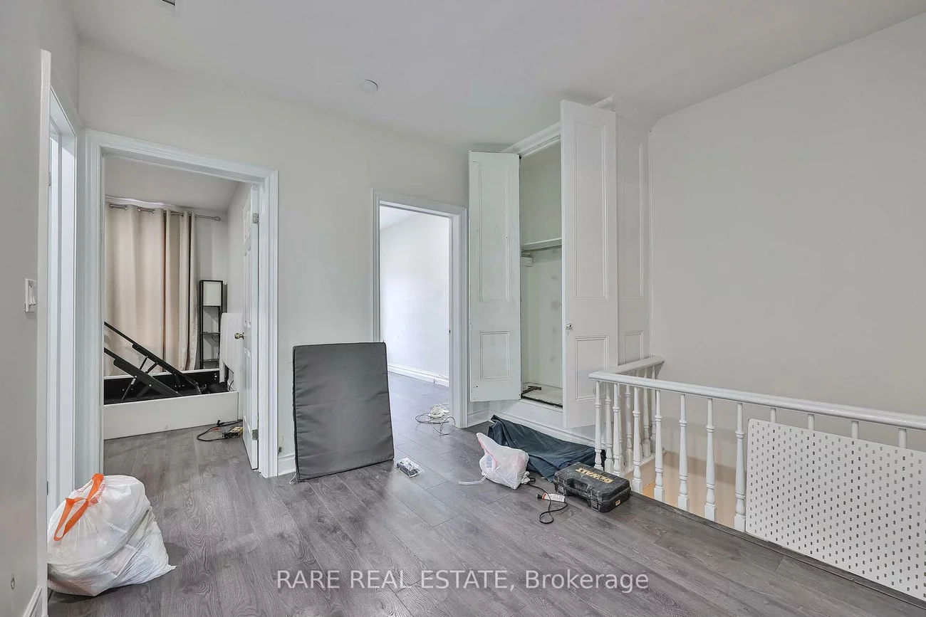 200, Bathurst, Trinity-Bellwoods, Toronto