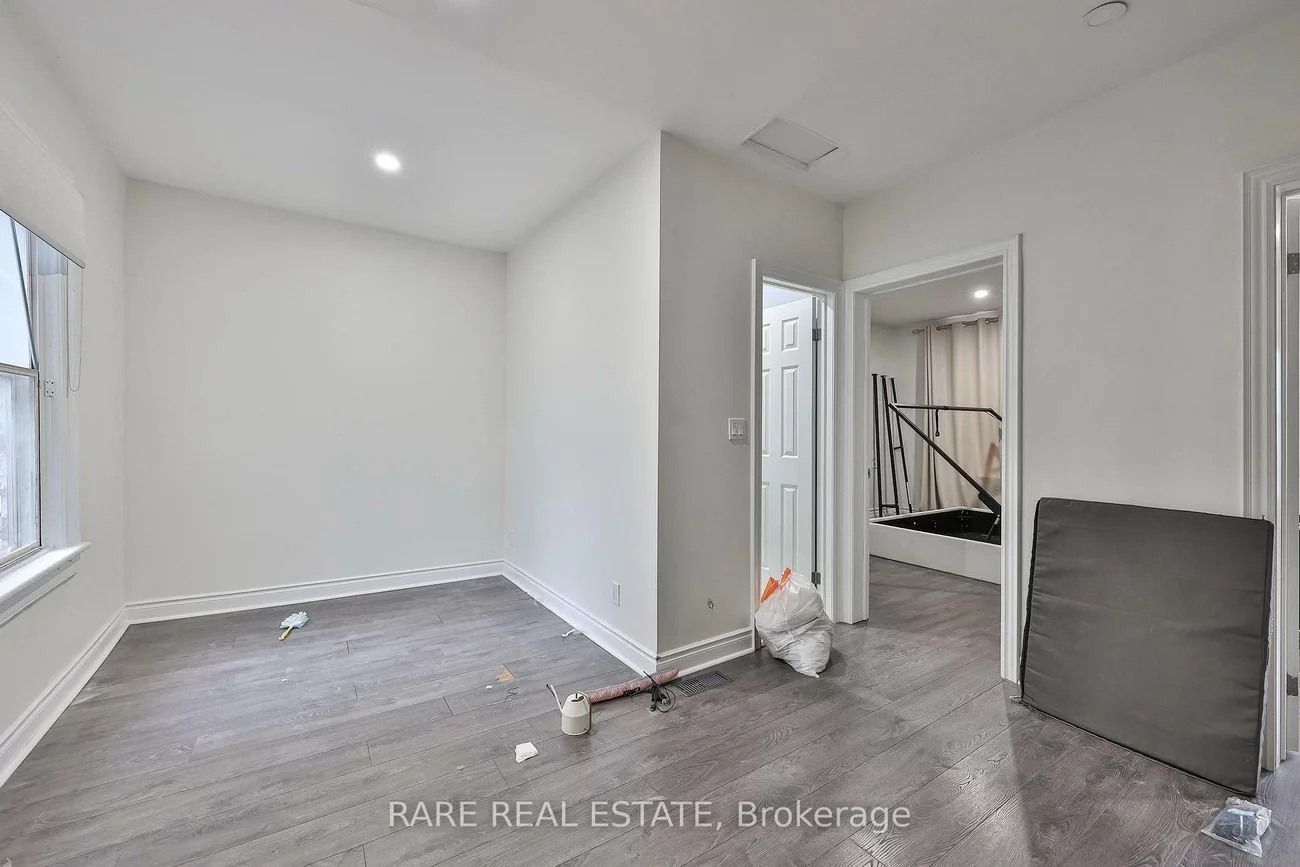 200, Bathurst, Trinity-Bellwoods, Toronto