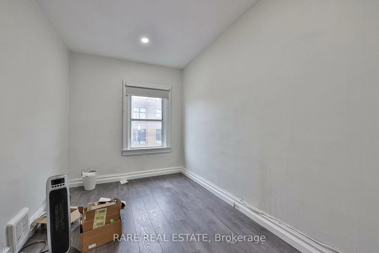 200, Bathurst, Trinity-Bellwoods, Toronto