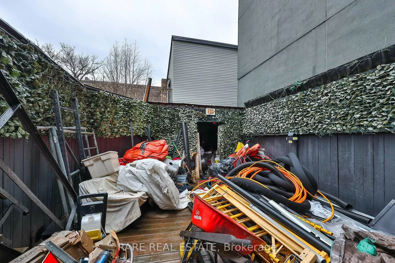 200, Bathurst, Trinity-Bellwoods, Toronto