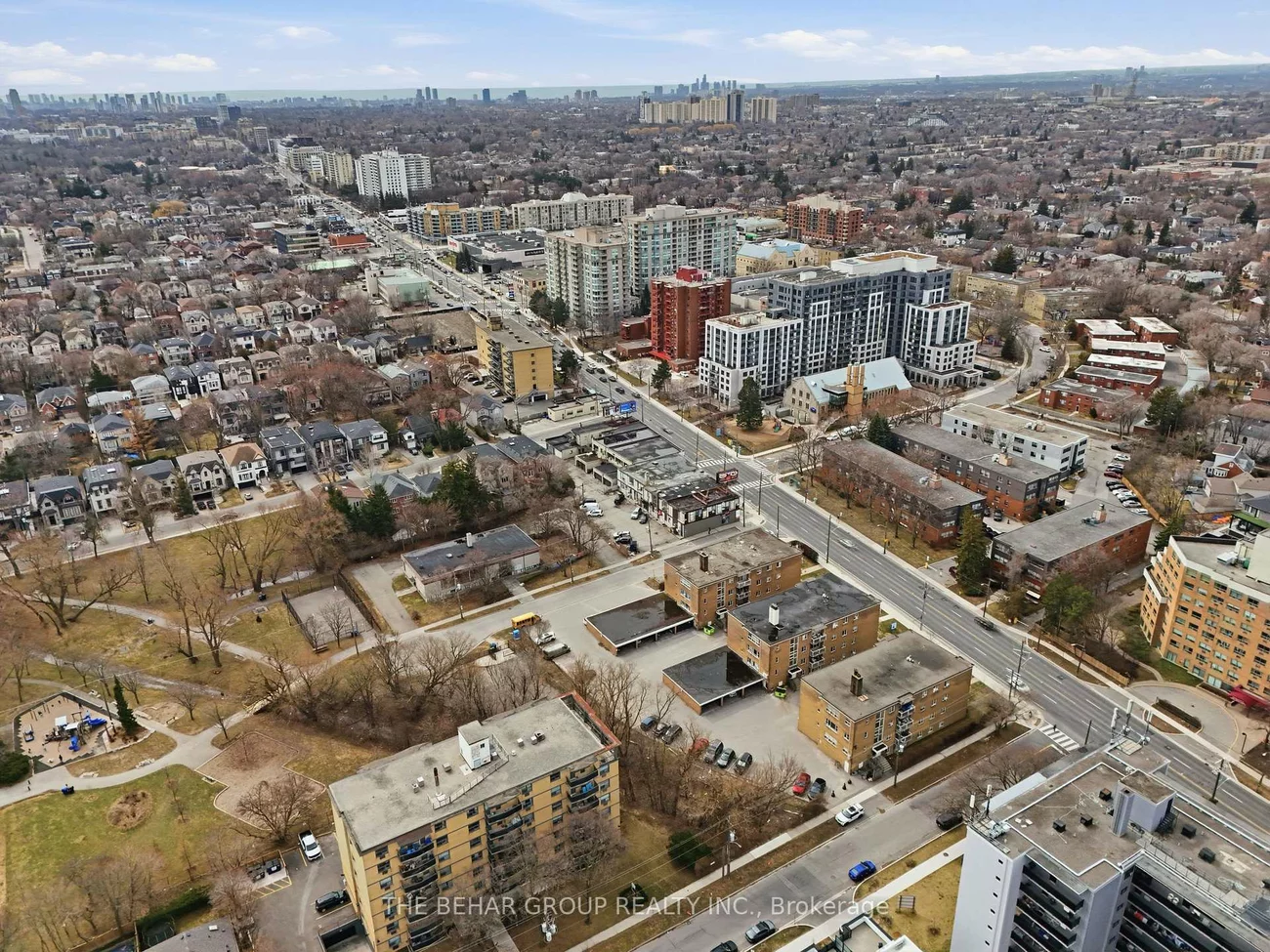 3181-3205, Bathurst, Bedford Park-Nortown, Toronto