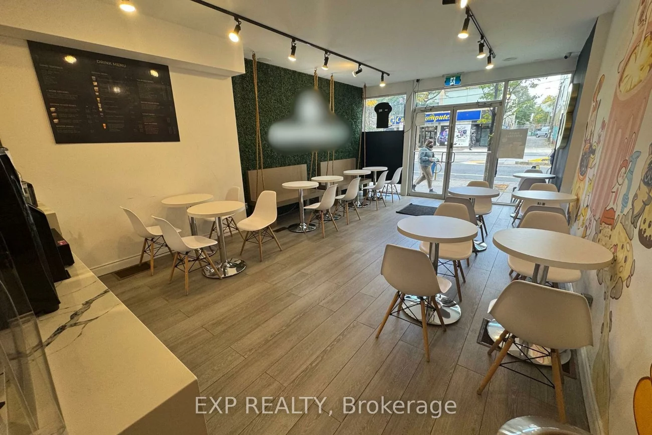 287, College, Kensington-Chinatown, Toronto