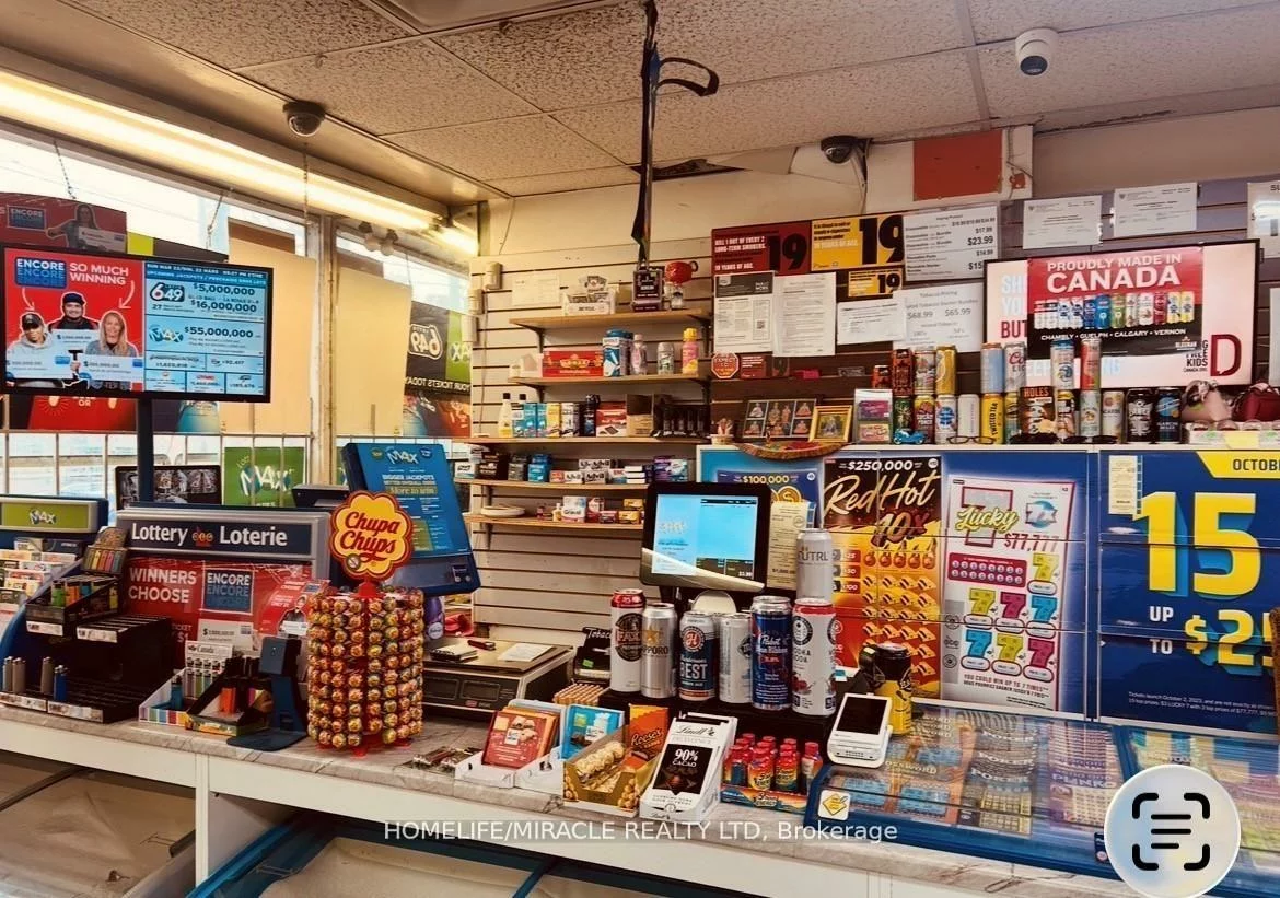 1364, Bathurst, Wychwood, Toronto