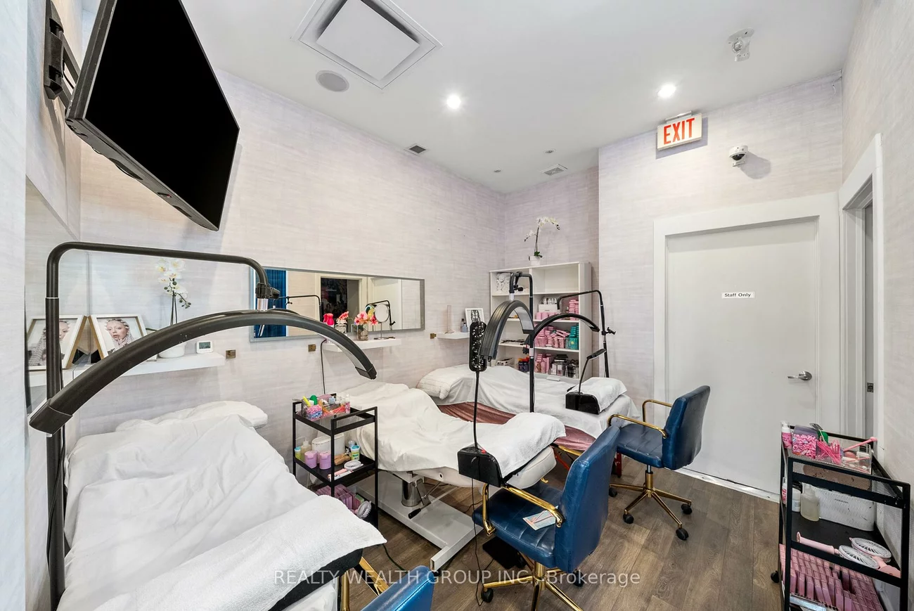 1310, Don Mills, Banbury-Don Mills, Toronto