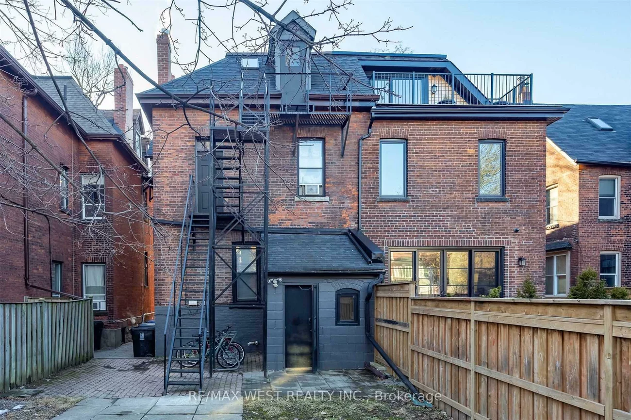 125, Madison, Annex, Toronto